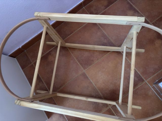 Cuna Moisés mimbre + colchoncito