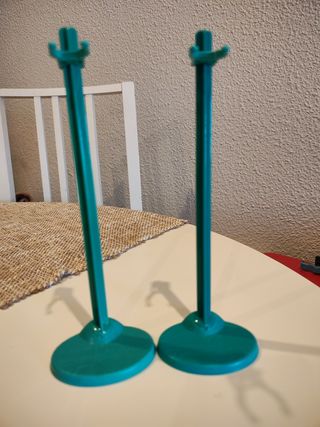 2 Soportes Muñecas Monster High