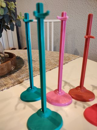 5  Soportes Muñecas Monster High.
