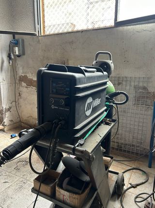 Soldadora Miller multiprocesos 300AMP