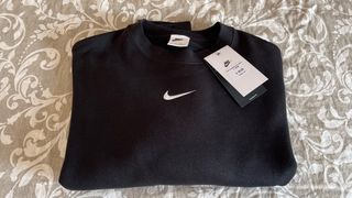 Sudadera Nike negra básica