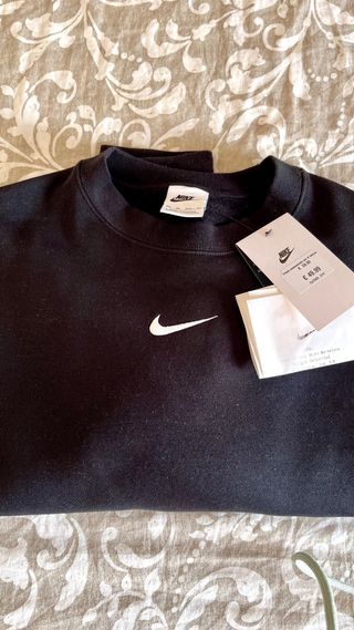Sudadera Nike negra básica