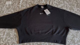 Sudadera Nike negra básica