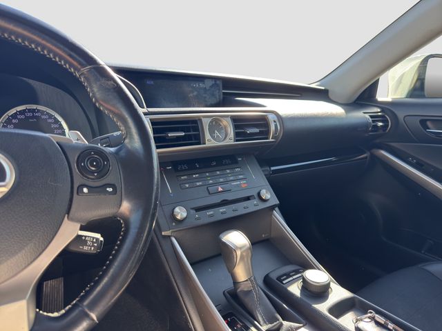 Lexus IS 300h 223CV Hibrido 2015