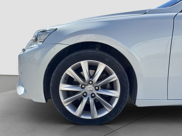 Lexus IS 300h 223CV Hibrido 2015