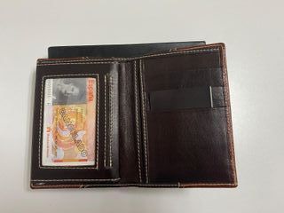 Lote Cinturones y cartera  nueva de piel