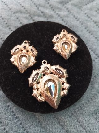 Colgantes piedras azules y verdes