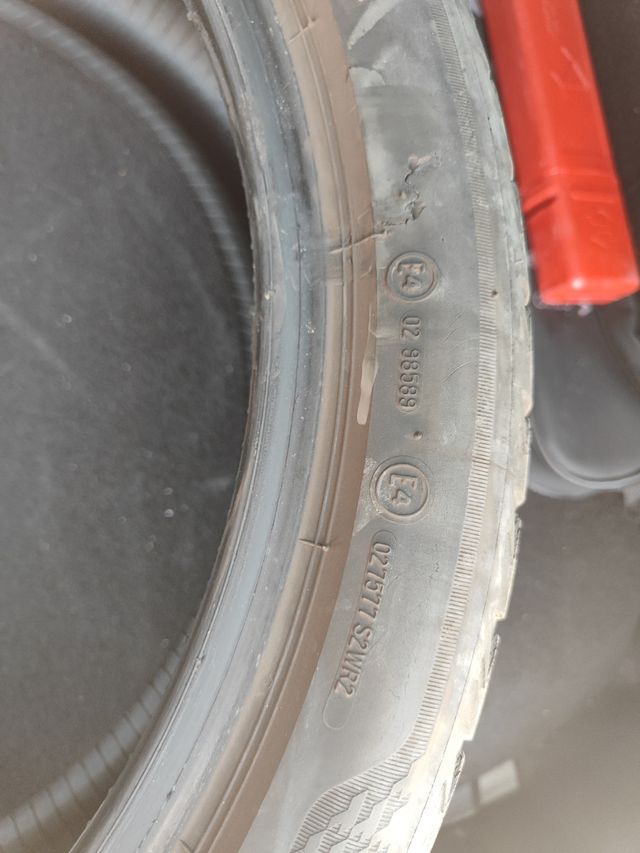 Neumático Bridgestone 225/40 R19 93W XL - Como nue