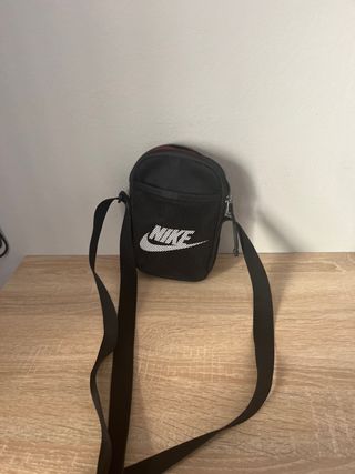 Riñonera Nike negra - bandolera