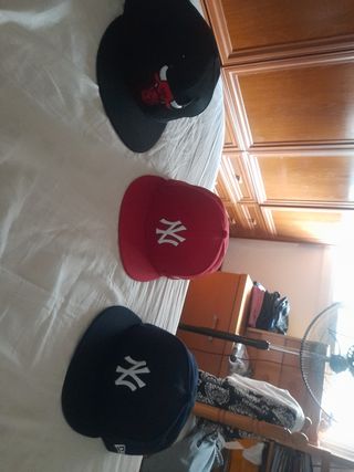3 Gorras New Era - Planas y Cerradas