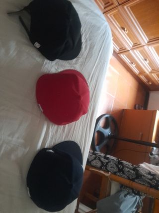 3 Gorras New Era - Planas y Cerradas