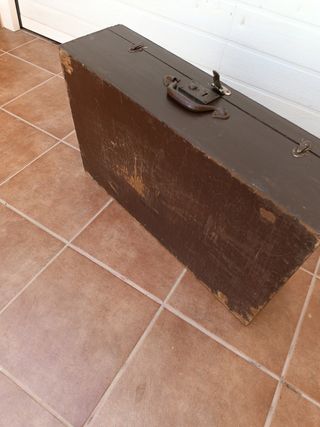 Maleta madera antigua