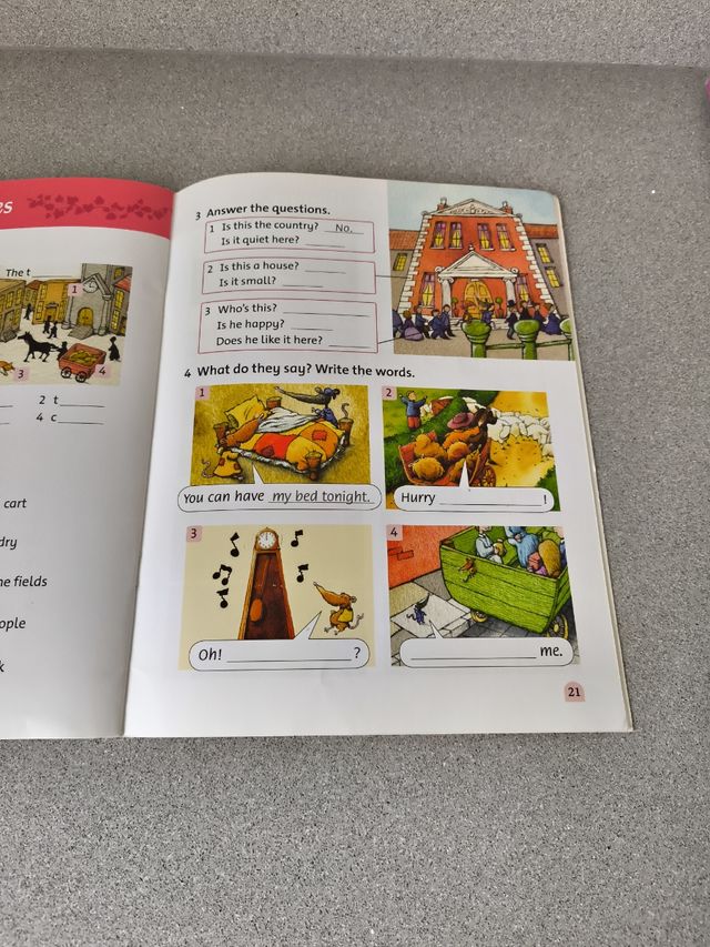 Classic Tales: Level 2: The Town Mouse and the ...