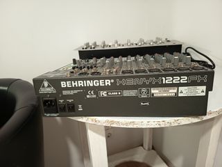 Mesa mezclas Behringer Xenyx 1222FX