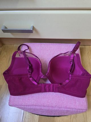 Sujetador Calvin Klein . 95 B. 12,40 EUROS