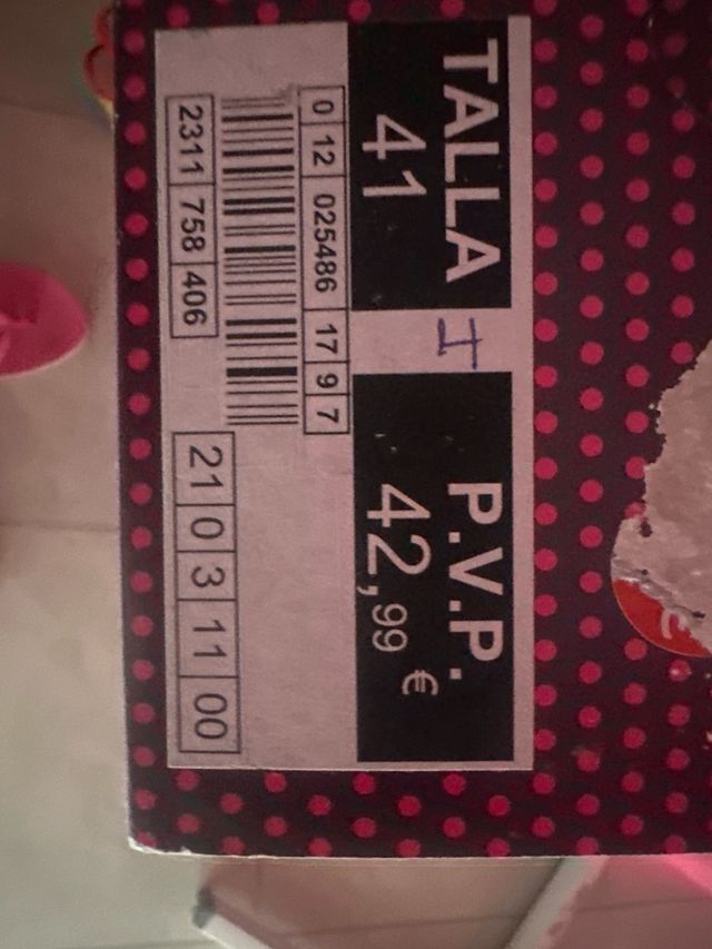 Tacones rojos de piel