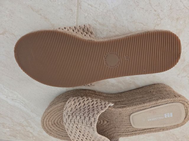 Sandalias cuña beige