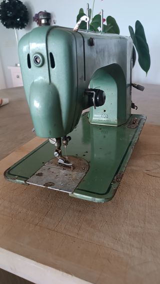 Máquina coser Refrey Preflerida Antigua
