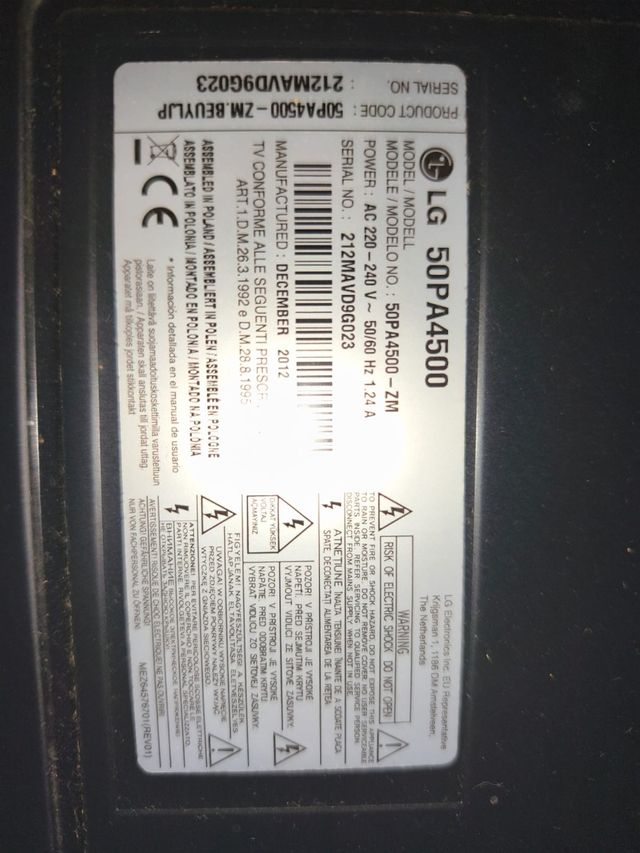 TV de 5o pulgadas,Tiene  1 placa ,mal










