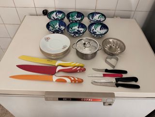 Enseres cocina: juego cuencos & cuchillos