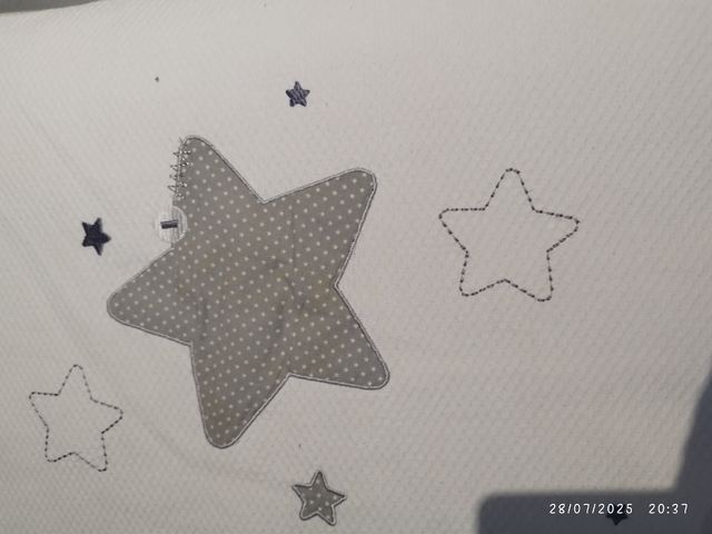 Chichonera bebé estrellas gris y blanco