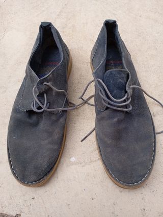 Zapatos ante azul oscuro