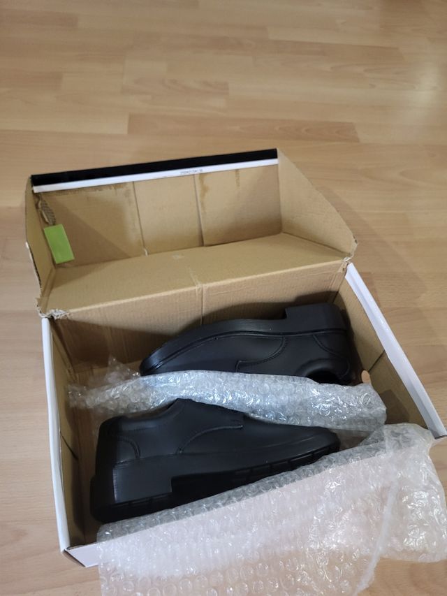 Zapatos escolares Skarppa negros. Talla 36