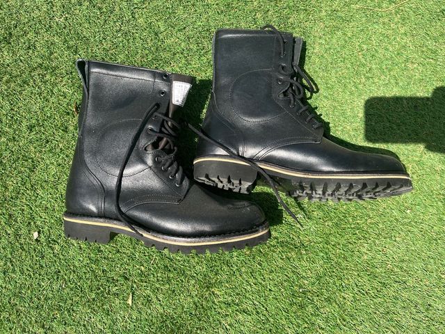 Botas de cuero negras