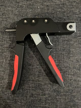 Fijador de pernos STANDERS