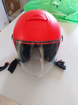 Casco scooter rosa