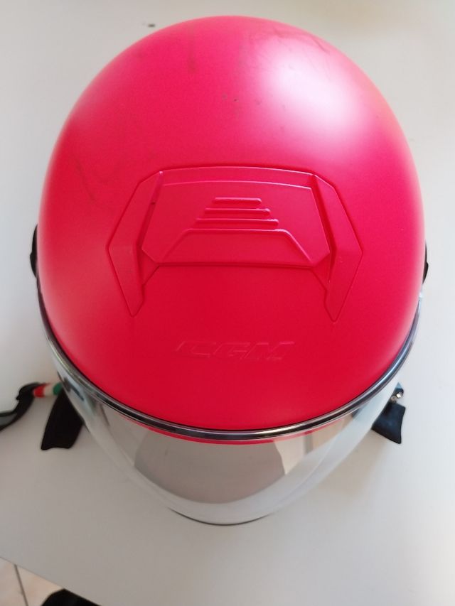 Casco scooter rosa