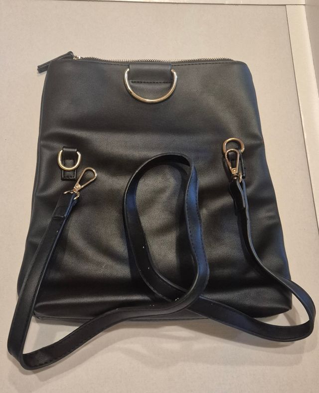 Borsa nera a tracolla