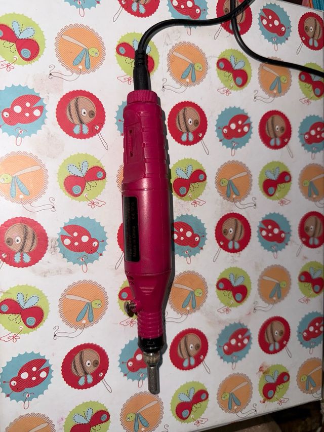 Torno uñas Coscelia manicura