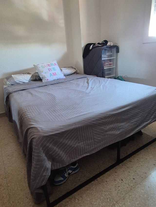 Cama y colchón 135x190 cm