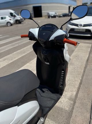 Yamaha Xenter 125cc Blanca