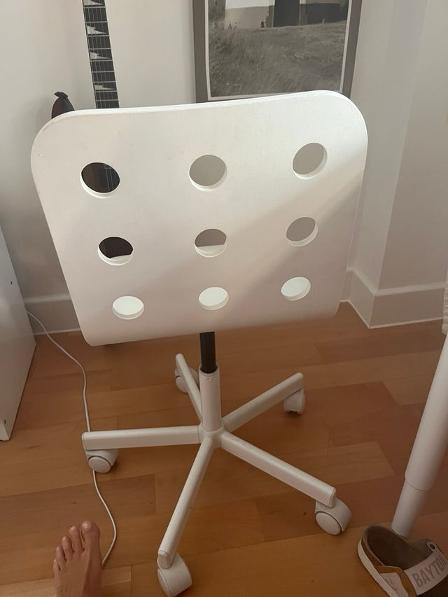 Silla giratoria madera blanca ruedas