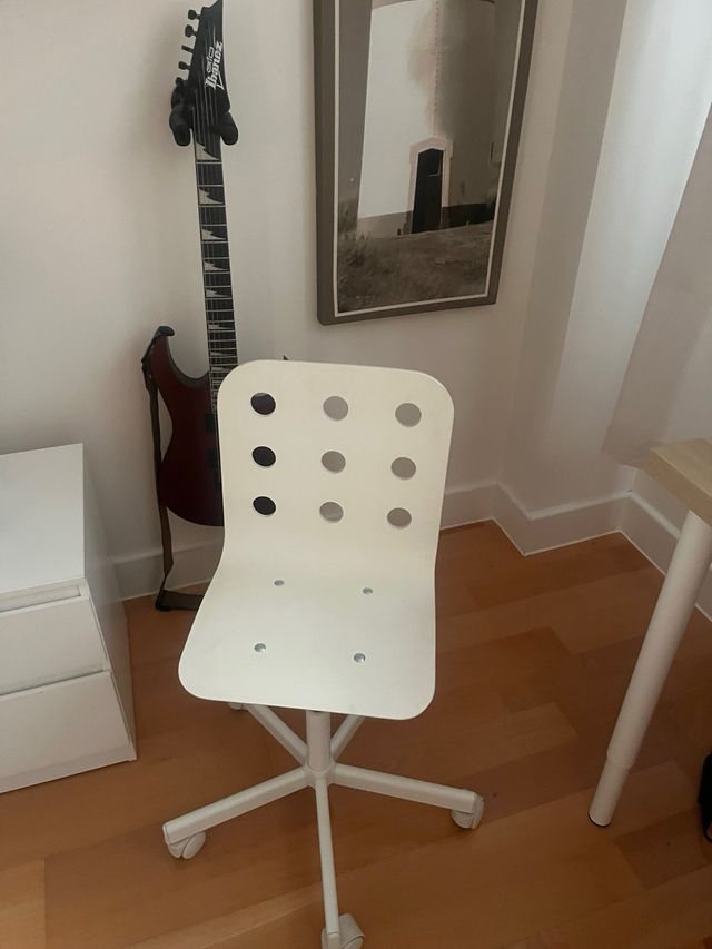 Silla giratoria madera blanca ruedas