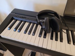 Yamaha P-45: Piano digital