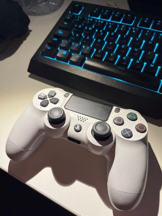 PS4 Slim (PlayStation 4) 1TB