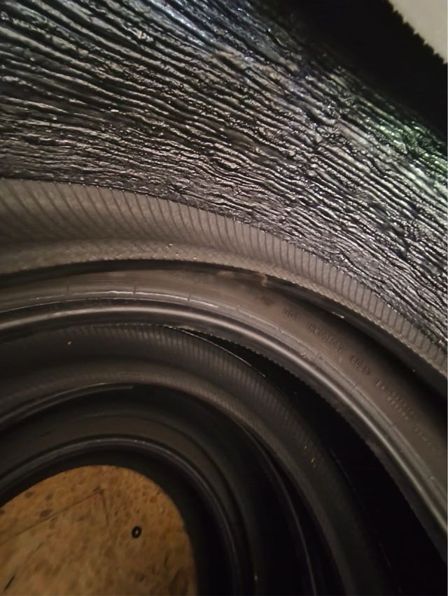 Neumáticos invierno poco usados
215-55-17