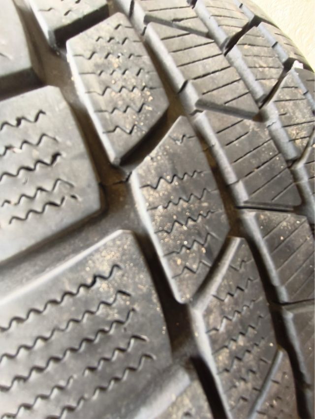 Neumáticos invierno poco usados
215-55-17