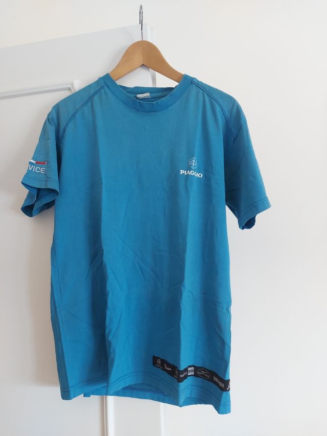 T-shirt Piaggio azzurra, usata