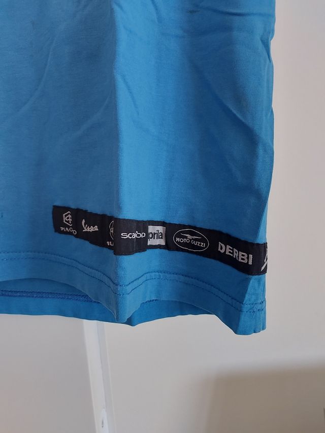 T-shirt Piaggio azzurra, usata