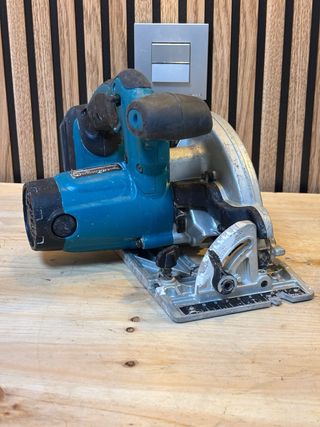 Sierra circular Makita DSS610 LXT