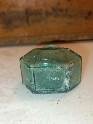 Frasco antiguo de cristal