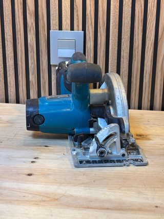 Sierra circular Makita DSS610