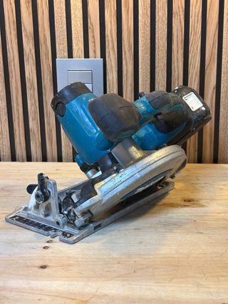 Sierra circular Makita DSS610