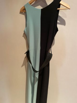 Vestido bicolor con cinturon
