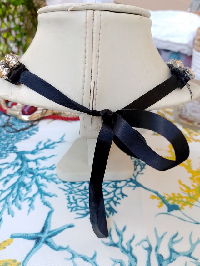 Collo gioiello nero e oro