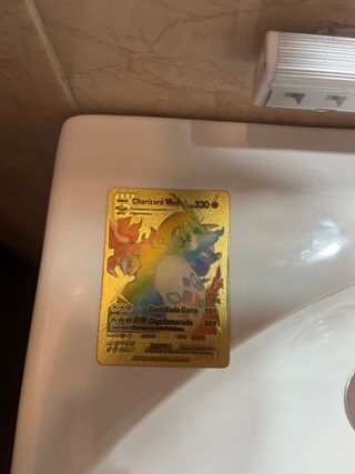 Charizard VMAX 330 Gold Card